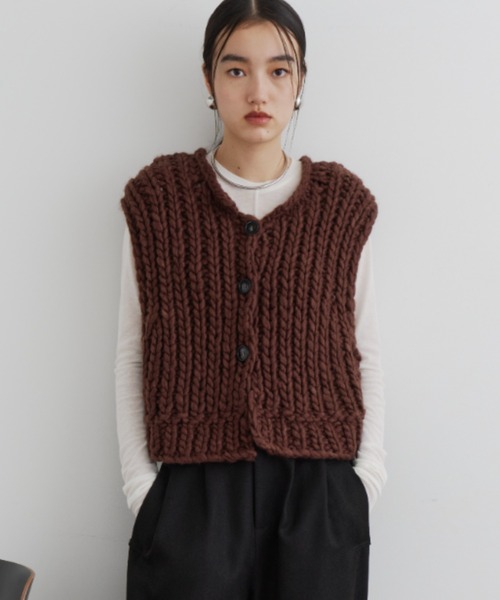 DFFUR.(ディフル)の「ウールブレンドロービングハンドニットベスト(ベスト・レディース・ブラウン/アイボリー・FREE)」の18枚目の写真