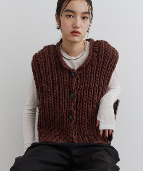DFFUR.(ディフル)の「ウールブレンドロービングハンドニットベスト(ベスト・レディース・ブラウン/アイボリー・FREE)」の21枚目の写真