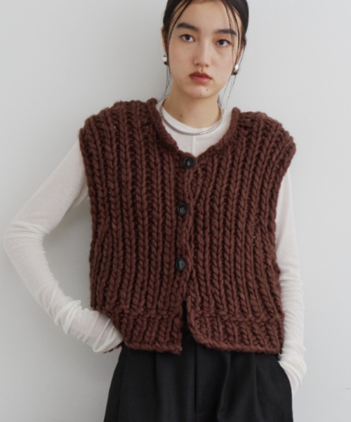 DFFUR.(ディフル)の「ウールブレンドロービングハンドニットベスト(ベスト・レディース・ブラウン/アイボリー・FREE)」の20枚目の写真