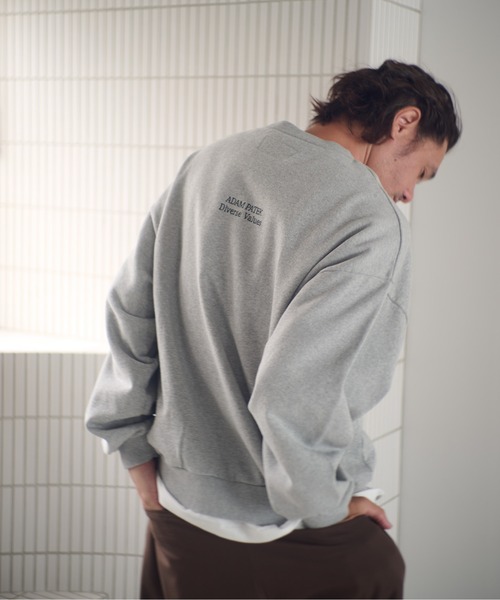 ADAM PATEK(アダムパテック)の「ADAMPATEK/logo crewneck/ベーシックロゴクルーネックスウェット(AP2524025)(スウェット・レディース・杢グレー/ブラック/ブラック系・1/2)」の7枚目の写真