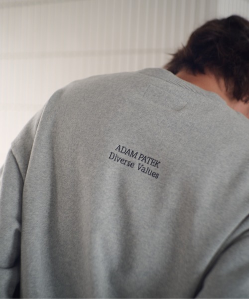 ADAM PATEK(アダムパテック)の「ADAMPATEK/logo crewneck/ベーシックロゴクルーネックスウェット(AP2524025)(スウェット・レディース・杢グレー/ブラック/ブラック系・1/2)」の10枚目の写真