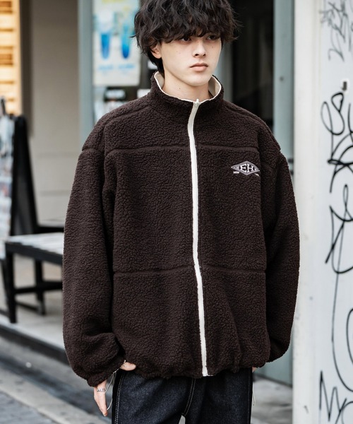 Rocky Monroe（ロッキーモンロー）の「新色追加 2Wayリバーシブル 両A面オーバーサイズワンポイントサークルロゴ刺繍スタンドネックボアブルゾン（ブルゾン・メンズ・グレー/ブラック/アイボリー/ワイン/チャコール/ネイビー/ブラウン/ブラック系/ベージュ・M/L/XL）」の16枚目の写真