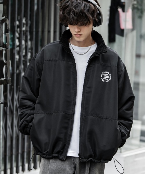 Rocky Monroe（ロッキーモンロー）の「新色追加 2Wayリバーシブル 両A面オーバーサイズワンポイントサークルロゴ刺繍スタンドネックボアブルゾン（ブルゾン・メンズ・グレー/ブラック/アイボリー/ワイン/チャコール/ネイビー/ブラウン/ブラック系/ベージュ・M/L/XL）」の14枚目の写真