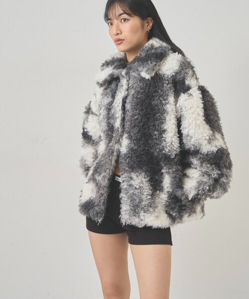 WHO'S WHO gallery（フーズフーギャラリー）の「プードルファージャケット（その他アウター・レディース・ブラック/ブラウン・FREE）」の4枚目の写真