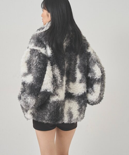 WHO'S WHO gallery（フーズフーギャラリー）の「プードルファー