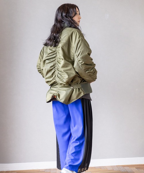 OSMOSIS（オズモーシス）の「ギャザージップブルゾン（ブルゾン・レディース・グレー/カーキ/ブラック・ONE SIZE）」の7枚目の写真