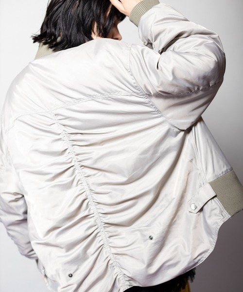 OSMOSIS（オズモーシス）の「ギャザージップブルゾン（ブルゾン・レディース・グレー/カーキ/ブラック・ONE SIZE）」の16枚目の写真