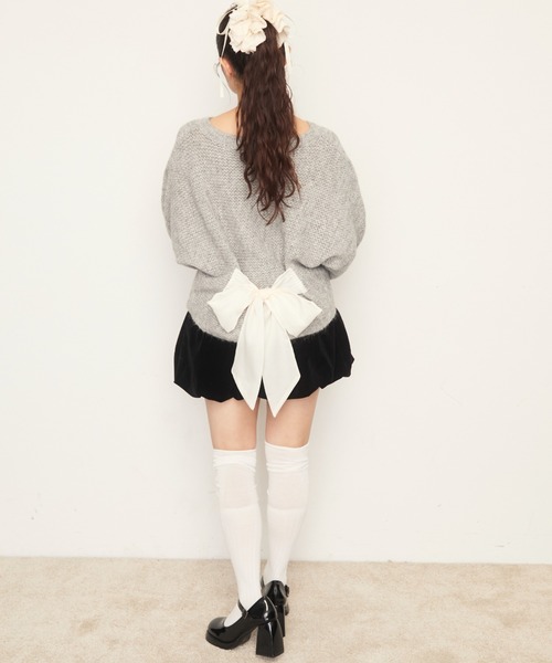 Nadana(ナダナ)の「バックリボンニットプルオーバー(ニット/セーター・レディース・グレー/ホワイト/ライトパープル・FREE)」の5枚目の写真