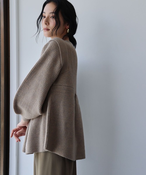 ELFRANK（エルフランク）の「ボリュームスリーブ ペプラム ニット プルオーバー（ニット/セーター・レディース・モカ/グレー/アイボリー・M/L）」の16枚目の写真