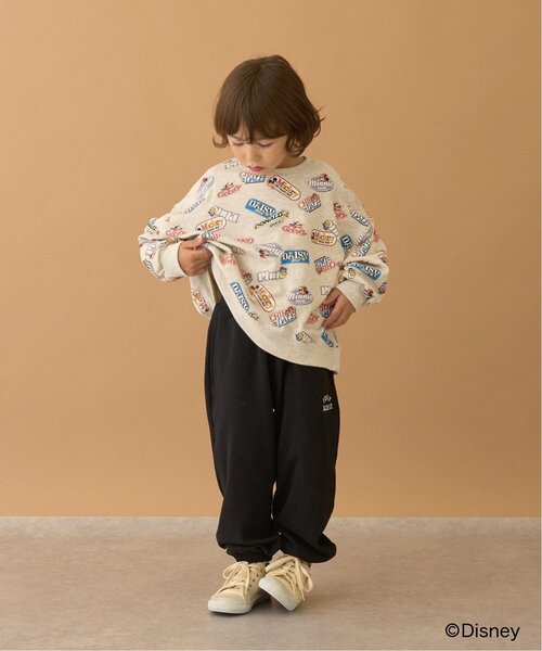 b・ROOM（ビールーム）の「【Disney】【毛玉バイバイ裏毛】ミッキー＆フレンズ/総柄スウェット（スウェット・キッズ・トップグレー/ラベンダー/オートミール・150cm/120cm/130cm/140cm/100cm/110cm）」の16枚目の写真