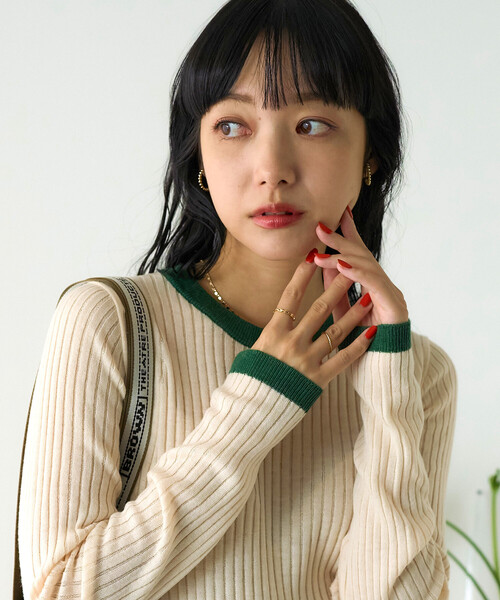 FREAK'S STORE(フリークスストア)の「ウォッシャブル 配色 リンガー リブニット/配色パイピング 限定展開(ニット/セーター・レディース・キャメル/ベージュ/ブラック/グレー・フリ-)」の3枚目の写真