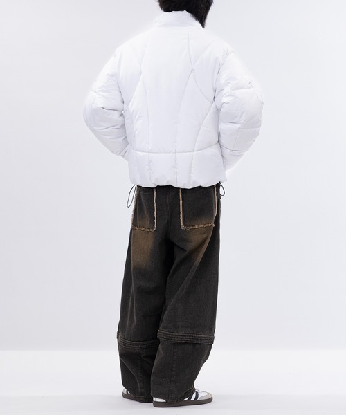 JOHN'S CLOSET（ジョンズクローゼット）の「【13】トライバルPuワッペン ショートパファージャケット（ダウンジャケット/コート・メンズ・ホワイト/ブラック・MEDIUM/LARGE/X-LARGE）」の12枚目の写真