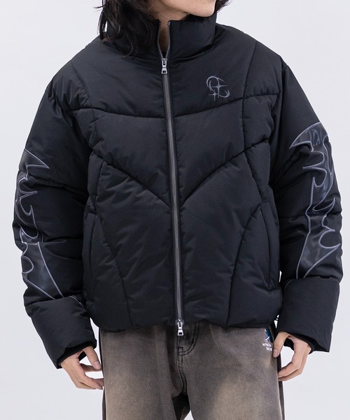 JOHN'S CLOSET（ジョンズクローゼット）の「【13】トライバルPuワッペン ショートパファージャケット（ダウンジャケット/コート・メンズ・ホワイト/ブラック・MEDIUM/LARGE/X-LARGE）」の13枚目の写真