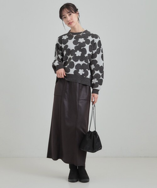 Cutie Blonde（キューティーブロンド）の「【S-LL】レトロ感漂う デイジー柄 総柄ニット（ニット/セーター・レディース・ライトグレー系/ダークブラウン系/チャコールグレー/ピンク系6・01/02/03/04）」の7枚目の写真