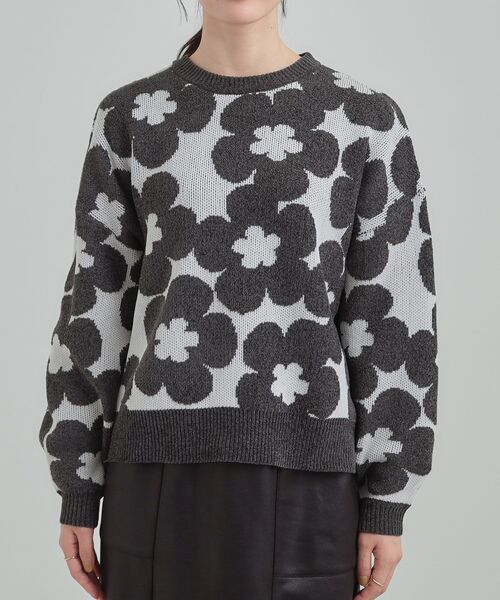 Cutie Blonde（キューティーブロンド）の「【S-LL】レトロ感漂う デイジー柄 総柄ニット（ニット/セーター・レディース・ライトグレー系/ダークブラウン系/チャコールグレー/ピンク系6・01/02/03/04）」の21枚目の写真