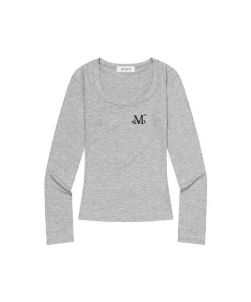 MUCENT(ムセント)の「デイションスリムフィットUネック長袖Tシャツ(5カラー)(Tシャツ/カットソー・レディース・ホワイト/チャコールグレー/ブラック/ベージュ/グレー・FREE)」の4枚目の写真