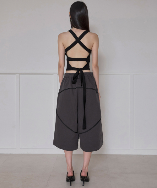 FLAREUP(フレアアップ)の「Asymmetrical Bermuda Shorts (FL-254_Charcoal)(その他パンツ・レディース・チャコール・SMALL/MEDIUM)」の7枚目の写真