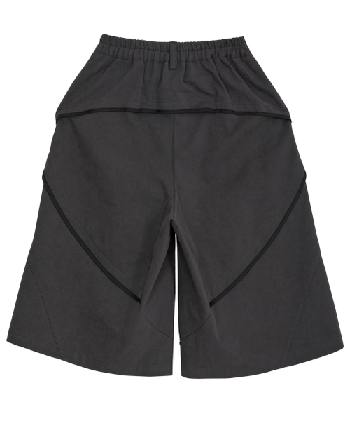 FLAREUP(フレアアップ)の「Asymmetrical Bermuda Shorts (FL-254_Charcoal)(その他パンツ・レディース・チャコール・SMALL/MEDIUM)」の12枚目の写真