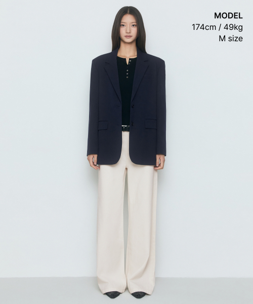 MUSINSA STANDARD WOMAN(ムシンサスタンダードウーマン)の「レディース特大ブレザー【ネイビー】(テーラードジャケット・レディース・その他・SMALL/MEDIUM/LARGE/X-LARGE/X-SMALL)」の2枚目の写真