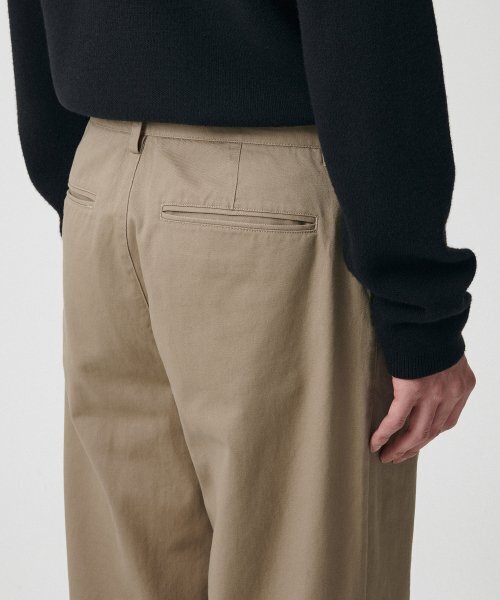 MUSINSA STANDARD（ムシンサスタンダード）の「リバースワンタックレギュラーフィットチノパンツ[ベージュ]（その他パンツ・メンズ・その他・40/38/42/36/34/32/30/31/33/26/27/28/29）」の11枚目の写真