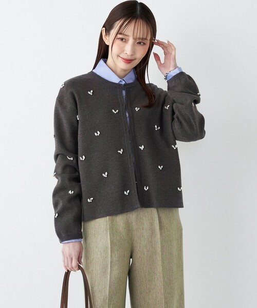 SHIPS Colors(シップス カラーズ)の「SHIPS Colors:〈手洗い可能〉ビジュー ノーカラー カーディガン◇(カーディガン/ボレロ・レディース・ダークグレー/ブラック・ONE SIZE)」の14枚目の写真