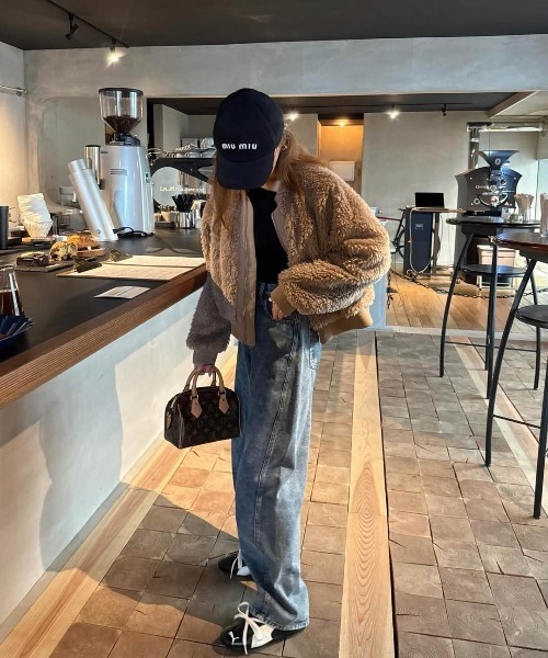 CURA CLOSET(キュラ クローゼット)の「【k.kozu73 select】ノーカラーショートボアブルゾン(ブルゾン・レディース・ダークブラウン/アイボリー/ブラック/モカ・フリー)」の17枚目の写真