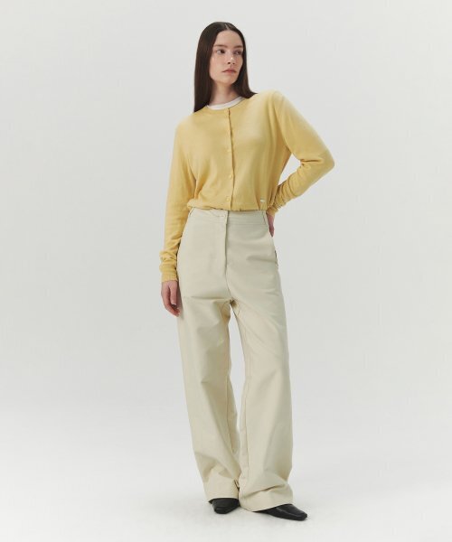 LEVAR(レバー)の「Classic Round Knit Cardigan - Light Yellow(カーディガン/ボレロ・レディース・ライトイエロー・FREE)」の2枚目の写真