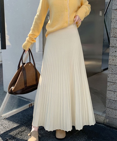 LAFFMO（ラフモ）の「ニットプリーツロングスカート（スカート・レディース・アイボリー/レッド/ブラック・F）」の3枚目の写真