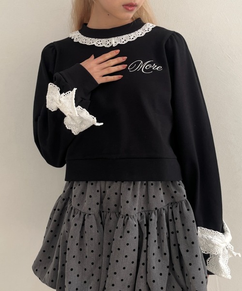 MORE self LOVE(モアセルフラブ)の「袖リボンフリルロゴスウェット(スウェット・レディース・オフホワイト/ブラック/グレー・FREE)」の1枚目の写真