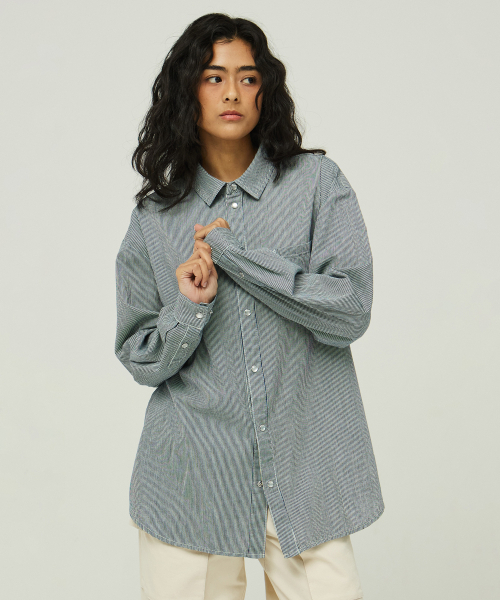 MAGOODGAN(メックウッドガン)の「フェマラルド 2169 ペンシルストライプ オーバーサイズシャツ(シャツ/ブラウス・レディース・その他・SMALL/MEDIUM)」の4枚目の写真