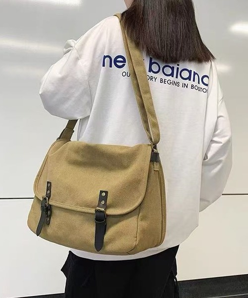 WESTBOY(ウエストボーイ)の「ユニセックス A4収納可 ショルダーバッグ WO25W9BG17(ショルダーバッグ・メンズ・ブラック/ブラウン/ベージュ/グレー・FREE)」の4枚目の写真