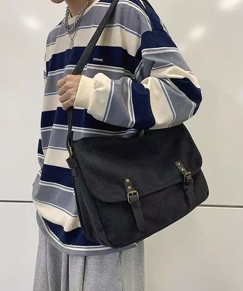WESTBOY(ウエストボーイ)の「ユニセックス A4収納可 ショルダーバッグ WO25W9BG17(ショルダーバッグ・メンズ・ブラック/ブラウン/ベージュ/グレー・FREE)」の2枚目の写真