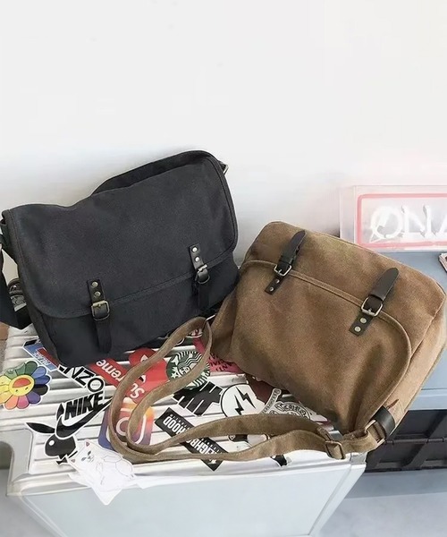 WESTBOY(ウエストボーイ)の「ユニセックス A4収納可 ショルダーバッグ WO25W9BG17(ショルダーバッグ・メンズ・ブラック/ブラウン/ベージュ/グレー・FREE)」の13枚目の写真