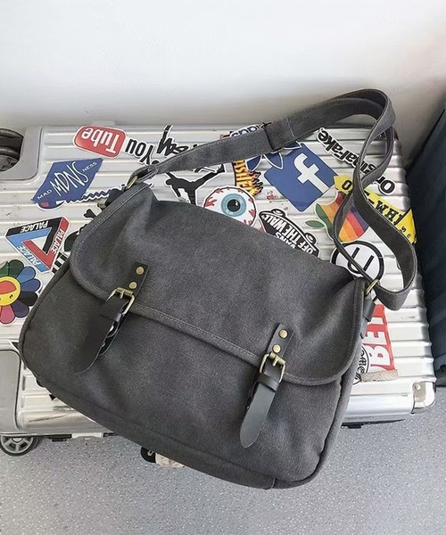 WESTBOY(ウエストボーイ)の「ユニセックス A4収納可 ショルダーバッグ WO25W9BG17(ショルダーバッグ・メンズ・ブラック/ブラウン/ベージュ/グレー・FREE)」の5枚目の写真