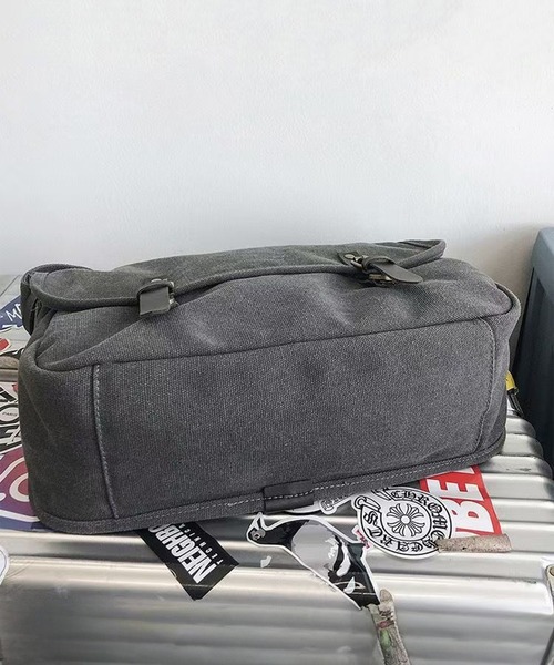 WESTBOY(ウエストボーイ)の「ユニセックス A4収納可 ショルダーバッグ WO25W9BG17(ショルダーバッグ・メンズ・ブラック/ブラウン/ベージュ/グレー・FREE)」の8枚目の写真