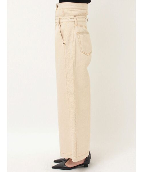 LAGUNAMOON(ラグナムーン)の「ハイウエストラインディティールデニムパンツ(デニムパンツ・レディース・アイボリー/ブラック/ブルー・SMALL/MEDIUM)」の17枚目の写真