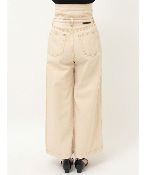 LAGUNAMOON(ラグナムーン)の「ハイウエストラインディティールデニムパンツ(デニムパンツ・レディース・アイボリー/ブラック/ブルー・SMALL/MEDIUM)」の18枚目の写真