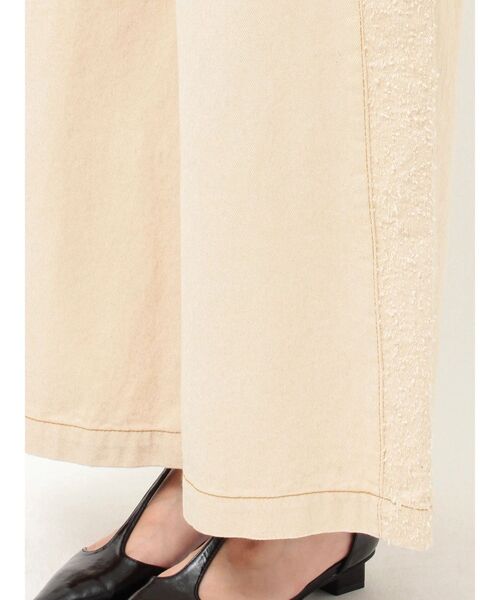 LAGUNAMOON(ラグナムーン)の「ハイウエストラインディティールデニムパンツ(デニムパンツ・レディース・アイボリー/ブラック/ブルー・SMALL/MEDIUM)」の22枚目の写真