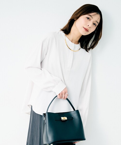 UNTITLED(アンタイトル)の「フロントディティールブラウス(シャツ/ブラウス・レディース・アイボリー・01/02)」の10枚目の写真