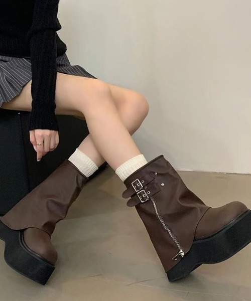 LAC-VERT（ラック・ヴェール）の「【ショート】ZIPベルトカバーブーツ（ブーツ・レディース・ブラック/ブラウン・SMALL/MEDIUM/LARGE）」の2枚目の写真