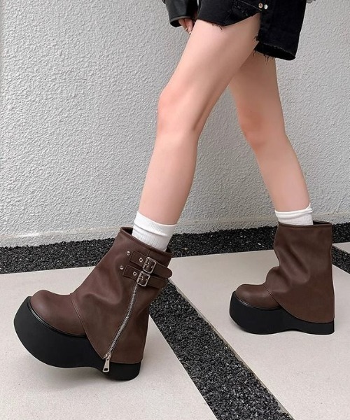 LAC-VERT（ラック・ヴェール）の「【ショート】ZIPベルトカバーブーツ（ブーツ・レディース・ブラック/ブラウン・SMALL/MEDIUM/LARGE）」の6枚目の写真