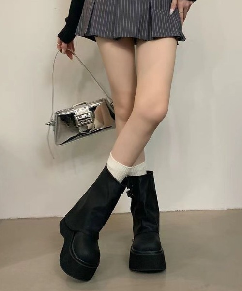 LAC-VERT（ラック・ヴェール）の「【ショート】ZIPベルトカバーブーツ（ブーツ・レディース・ブラック/ブラウン・SMALL/MEDIUM/LARGE）」の5枚目の写真