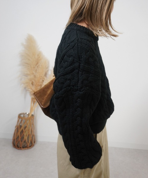 gossara（ゴサラ）の「ケーブルクルーニット（ニット/セーター・レディース・ブラウン/アイボリー/ブラック・FREE）」の8枚目の写真