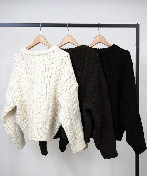 gossara（ゴサラ）の「ケーブルクルーニット（ニット/セーター・レディース・ブラウン/アイボリー/ブラック・FREE）」の19枚目の写真