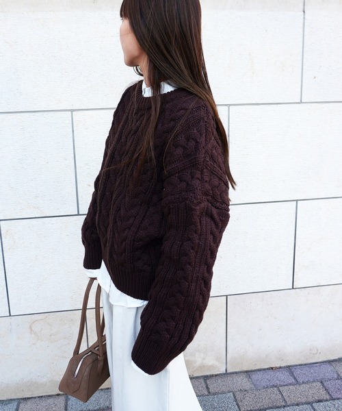 gossara（ゴサラ）の「ケーブルクルーニット（ニット/セーター・レディース・ブラウン/アイボリー/ブラック・FREE）」の13枚目の写真