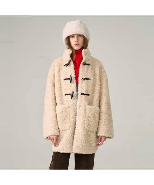 hunch(ハンチ)の「High-Neck Duffle Shearing Bear Mustang (L/Beige)(チェスターコート・レディース・ライトベージュ・FREE)」の1枚目の写真
