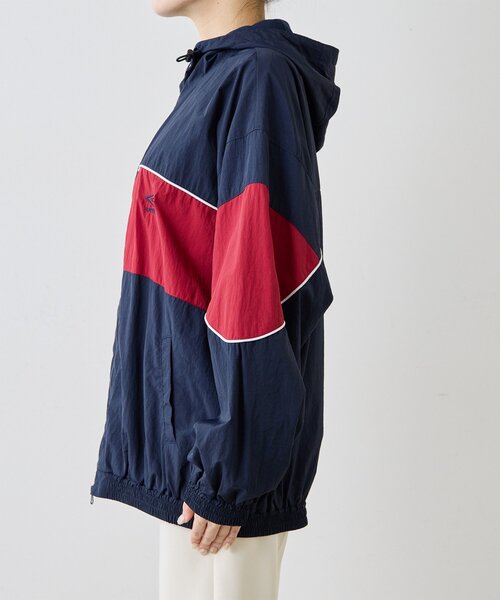 UMBRO(アンブロ)の「【umbro×Whim Gazette】 フーディーブルゾン(ブルゾン・レディース・アイボリー/ネイビー・FREE)」の12枚目の写真