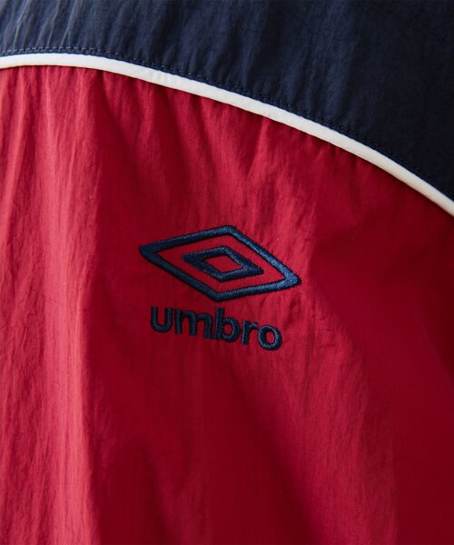 UMBRO(アンブロ)の「【umbro×Whim Gazette】 フーディーブルゾン(ブルゾン・レディース・アイボリー/ネイビー・FREE)」の6枚目の写真