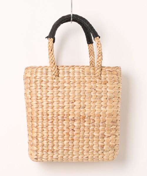 LILA&FLEUR(リラアンドフルール)の「Water Hyacints Basket/ M(かごバッグ・レディース・ナチュラル・MEDIUM)」の3枚目の写真
