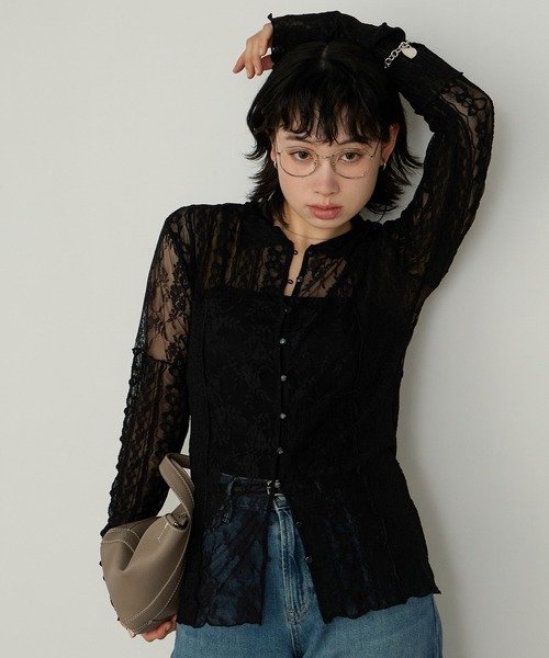 Cherir Mignon(シェリルミニョン)の「【Cherir Mignon】レースパッチワークポロカーディガン(シャツ/ブラウス・レディース・アイボリー/ブラック・FREE)」の2枚目の写真